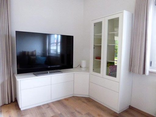 Wohnzimmerschrank in L-Form